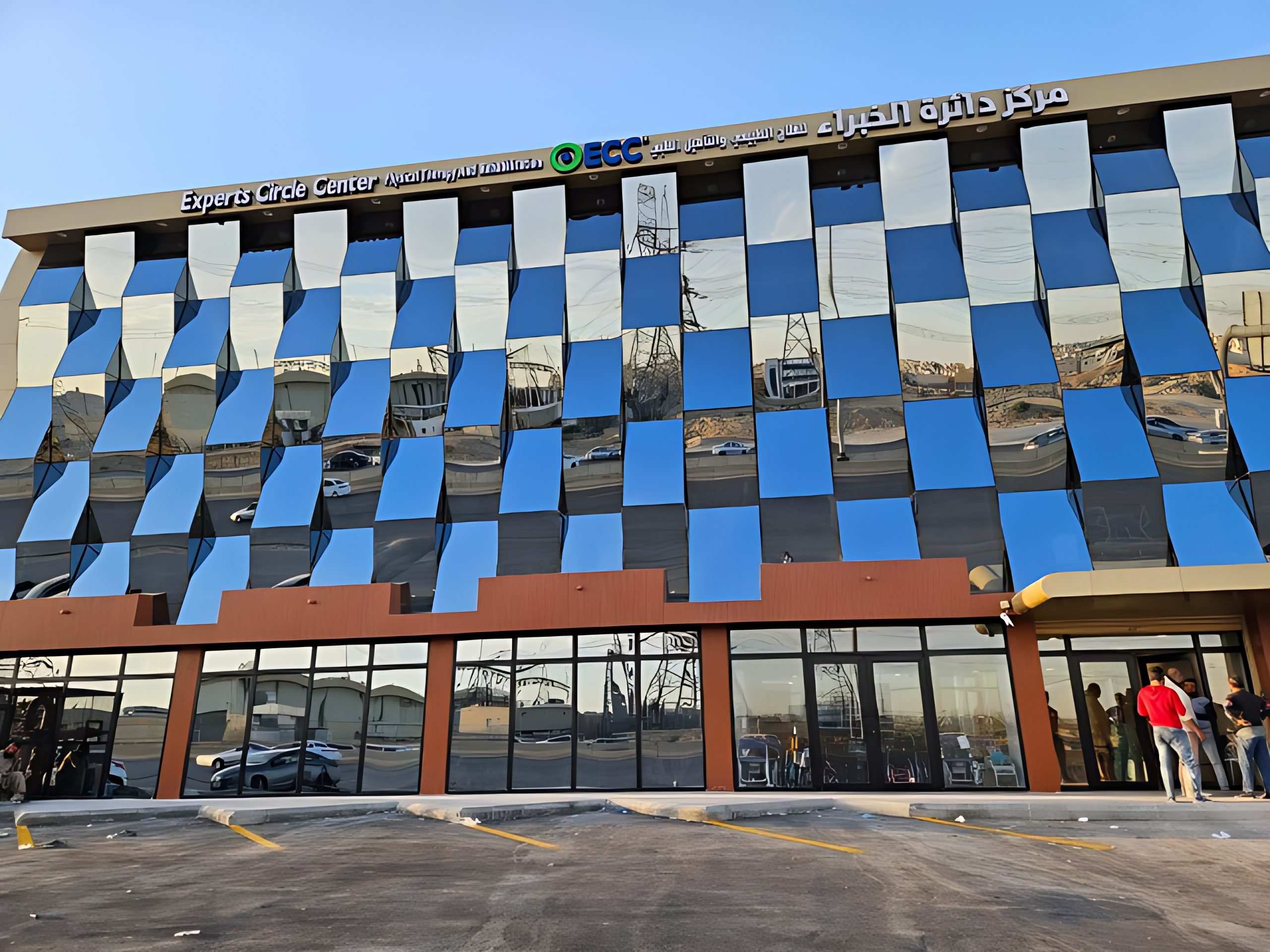 رحلتك نحو الشفاء تبدأ من مركز دائرة الخبراء للتأهيل والعلاج الطبيعي